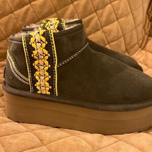 Ugg low boots